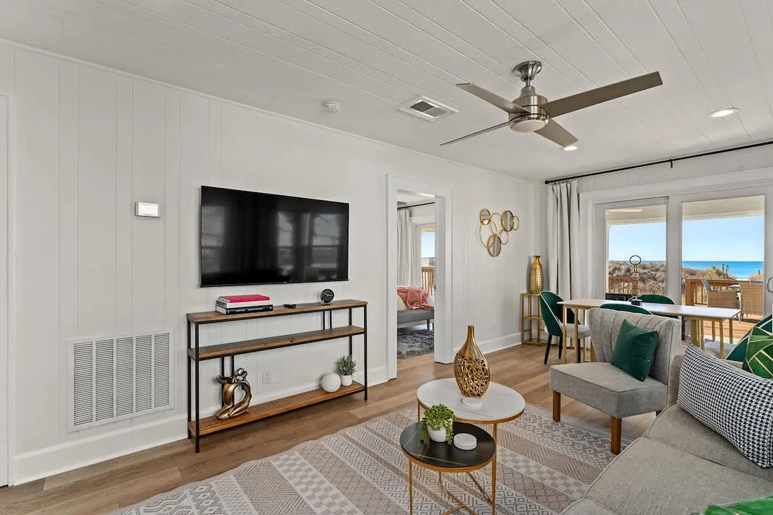 2 bed, 2.0 bath, 861 sqft, $3,232 — Photo 1