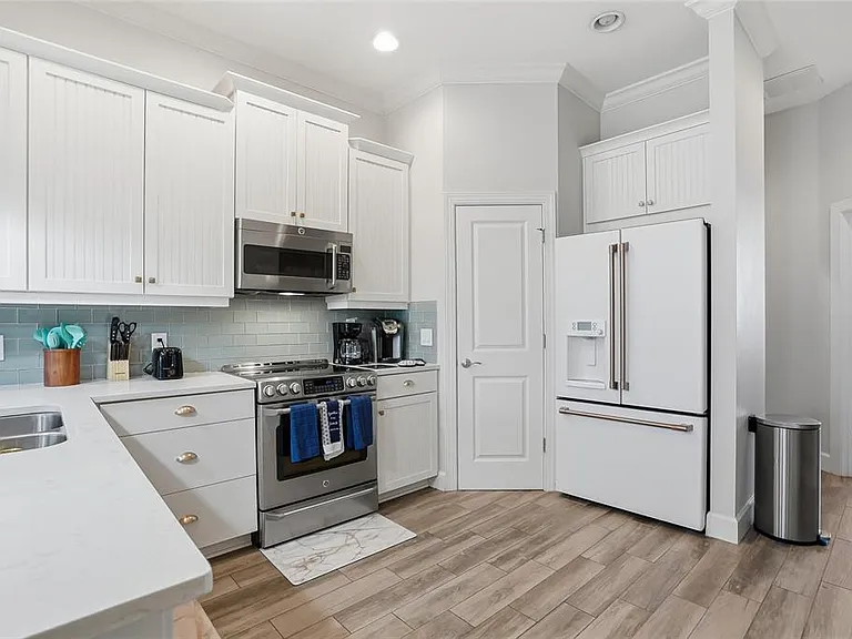 3162 Moorings Dr S — Photo 14