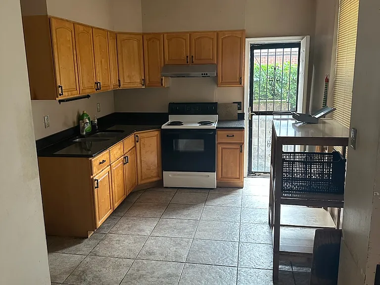 2531 S 2nd St — Photo 5