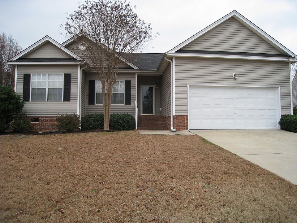 1st image of 404 Carriage Oaks Dr