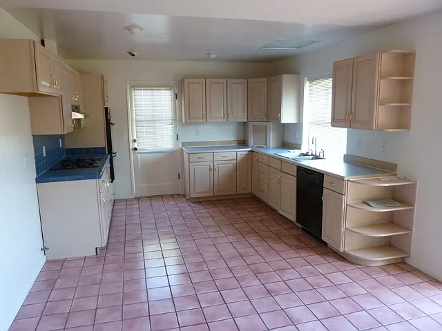 Elwood Beach 3 Bedroom Home — Photo 3