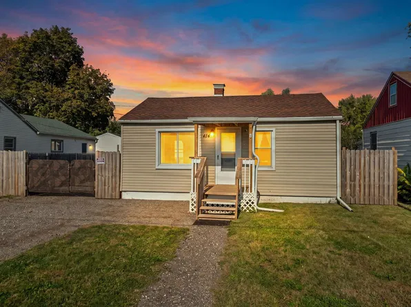414 Old Harlem Rd, Machesney Park, IL 61115