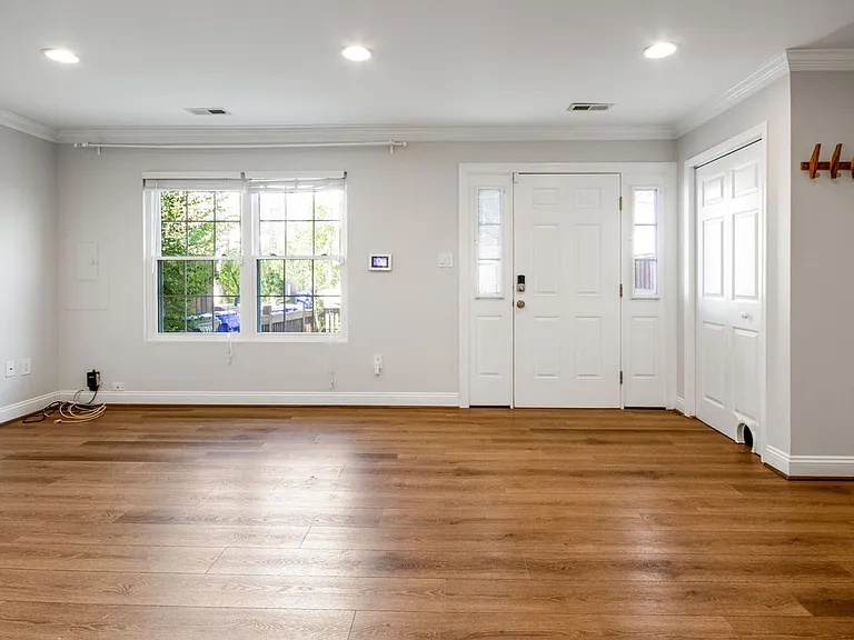 14318 S Shore Ct — Photo 24