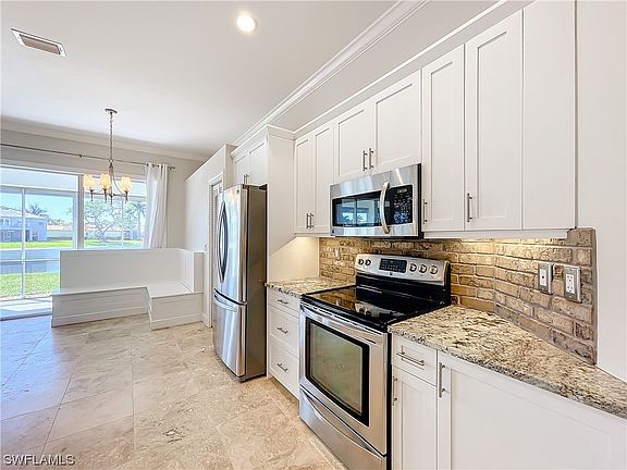 5th image of 11041 Lakeland Cir