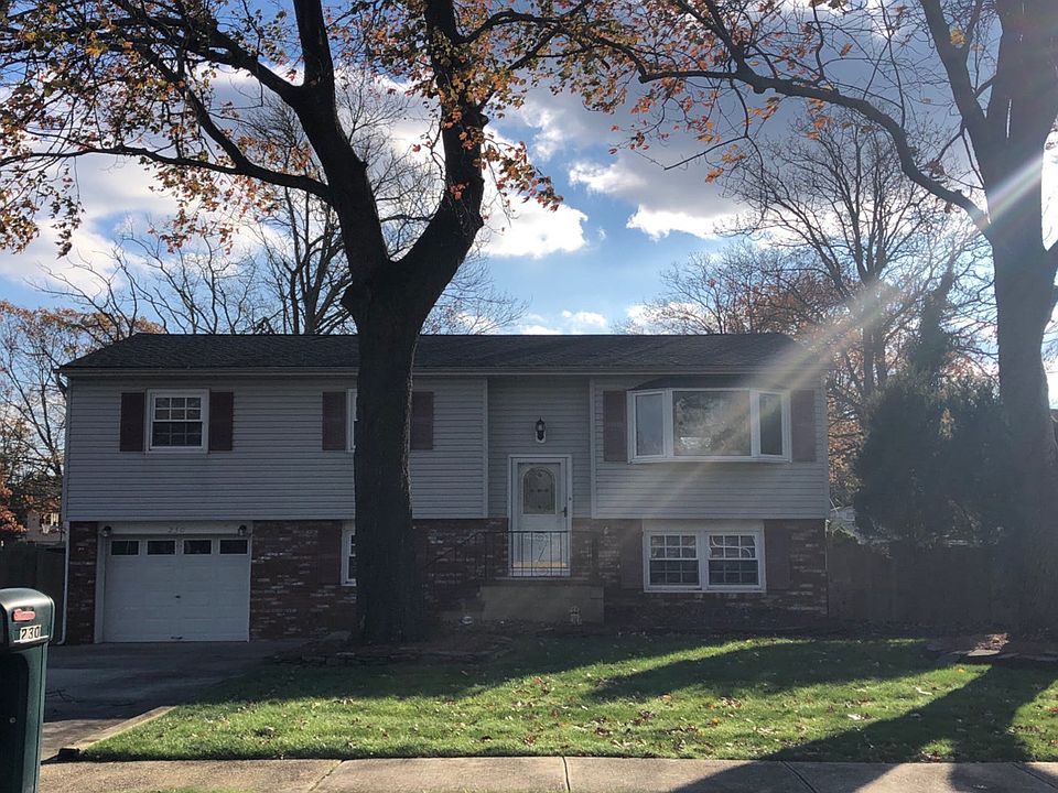 1st image of 230 Lakewood Ave