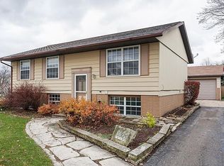 3305 Dunham Dr SW, Cedar Rapids, IA 52404