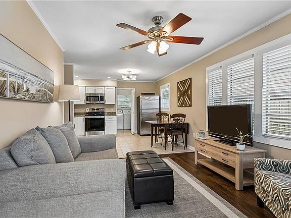 3rd image of 409 Gordon Ave