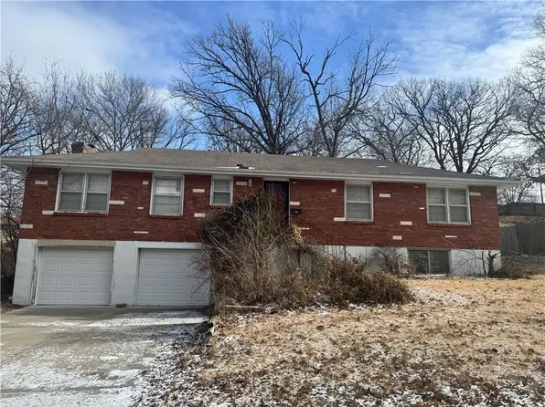 6711 N Broadway Ave, Gladstone, MO 64118