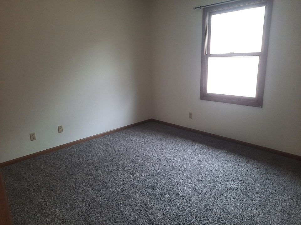1st image of 615 W 4th St #2