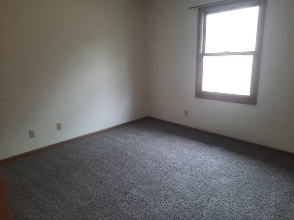 615 W 4th St #2, Junction City, KS 66441