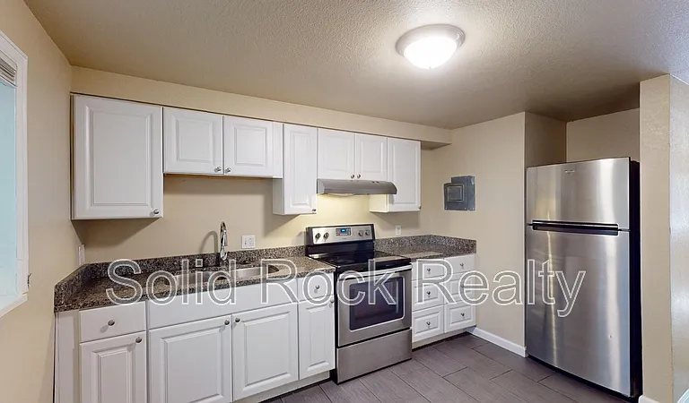 333 Bonnie Ct #1 — Photo 1