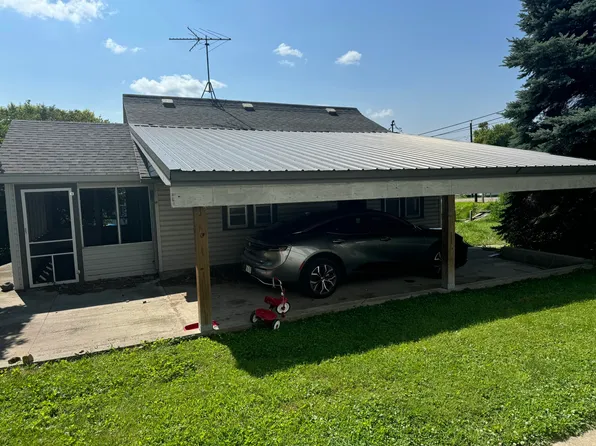 210 E Main St, Pisgah, IA 51564