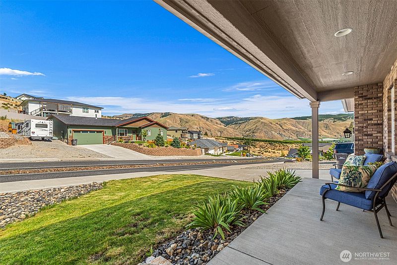 5th image of 9973 Saska Way