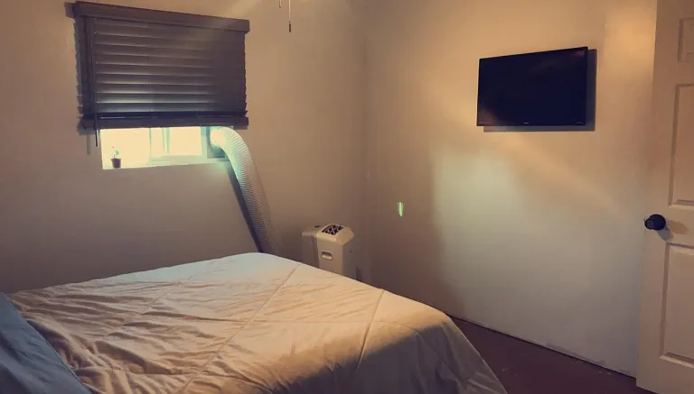 W Jasmine St — Photo 1