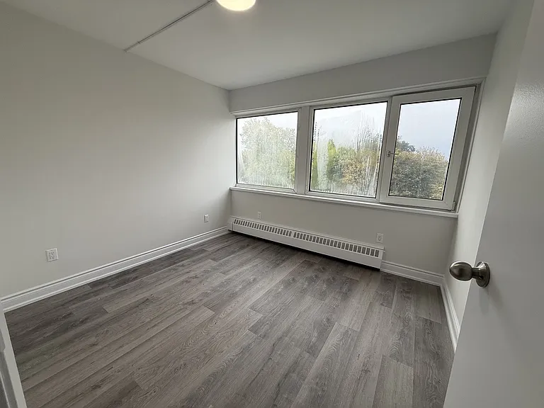 807 Frederick St — Photo 23