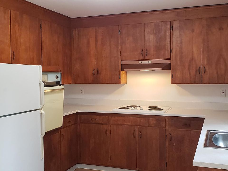 1st image of 11521 26th Ave NE APT 12