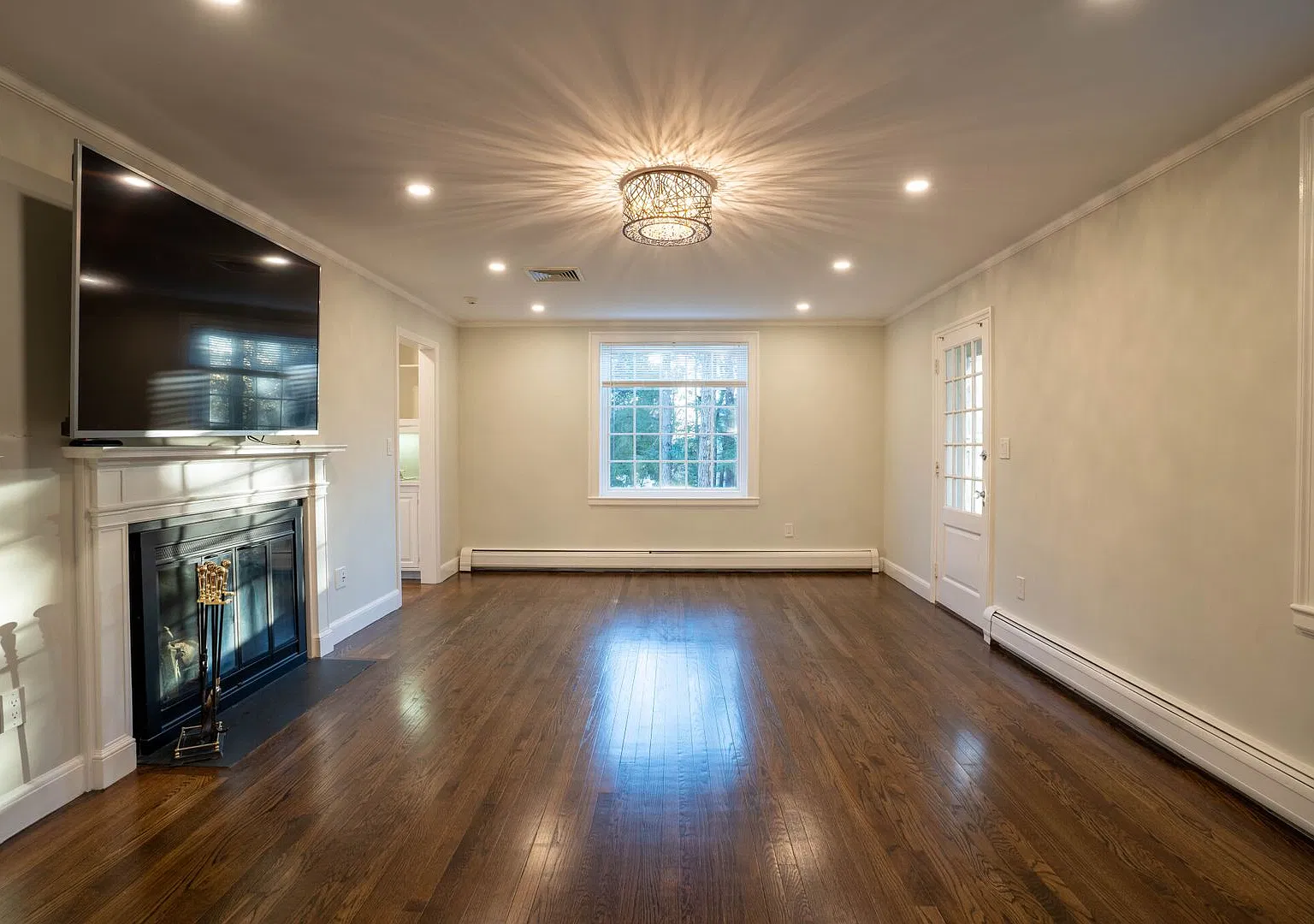 Charming Newton Home — Photo 4