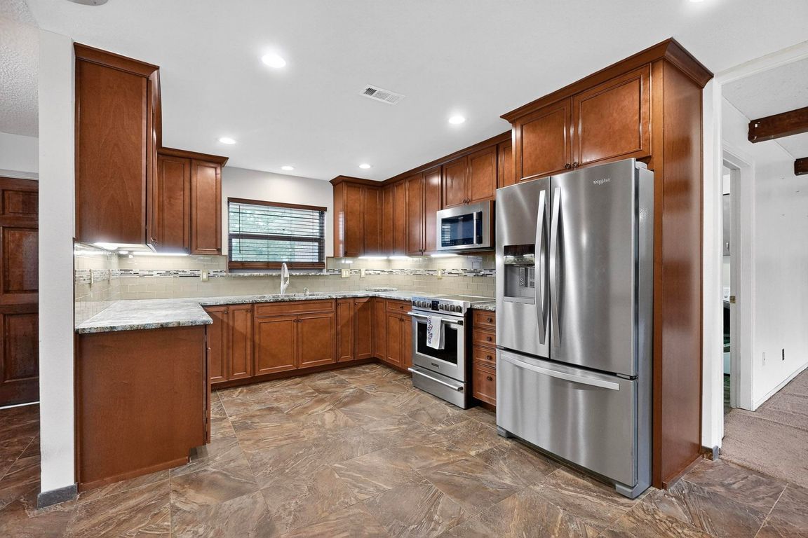 next background image