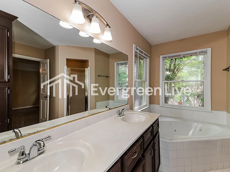 605 Riverwalk Way — Photo 10
