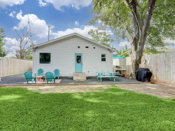 1511 McNeil St, Houston, TX 77009