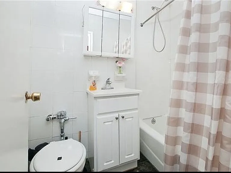 214 W 102nd St #1-B — Photo 5