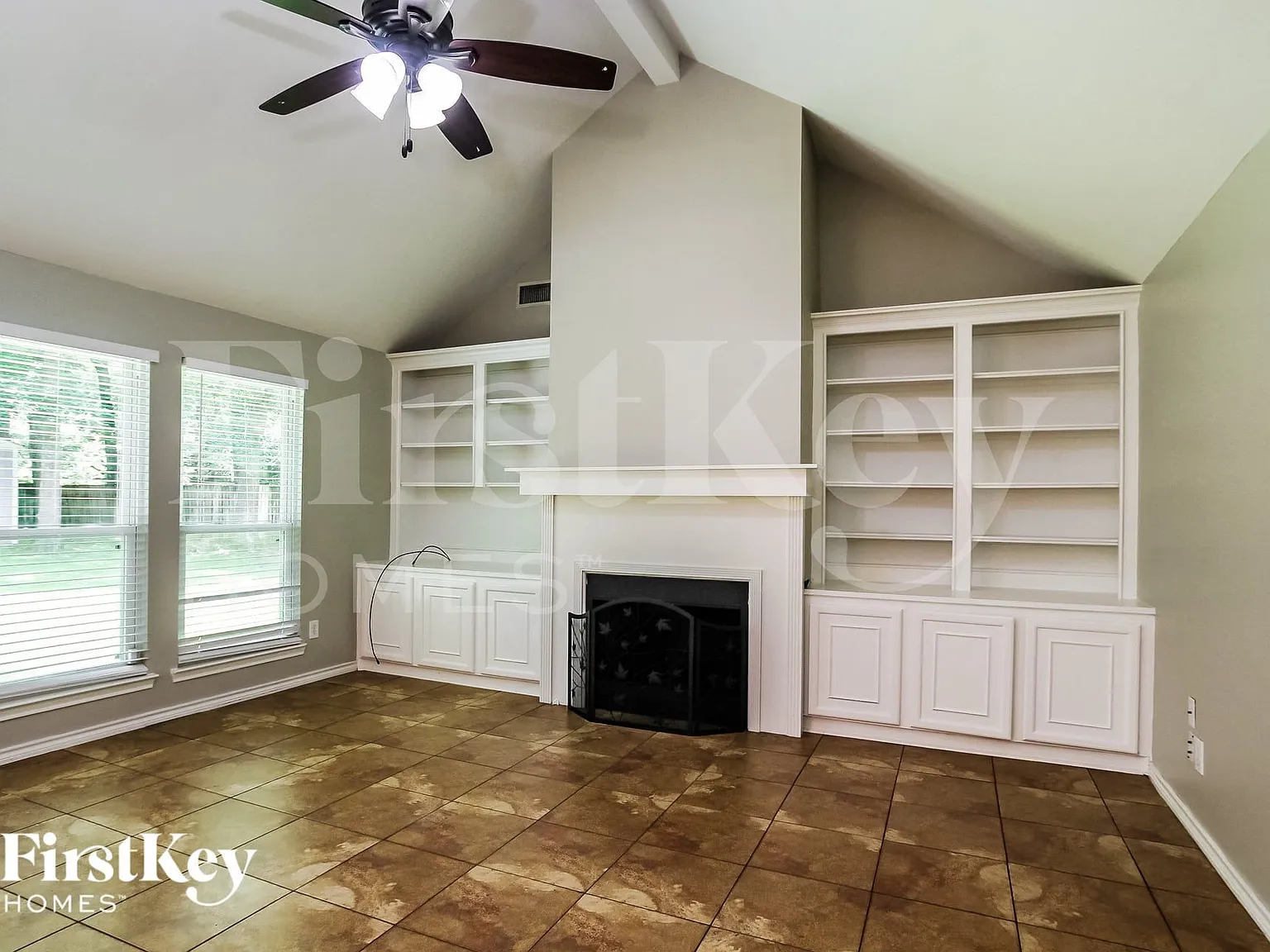 3 bed, 2.0 bath, 1415 sqft, $1,640 — Photo 3