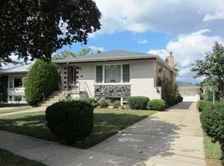 18 W Ridge Rd, Villa Park, IL 60181