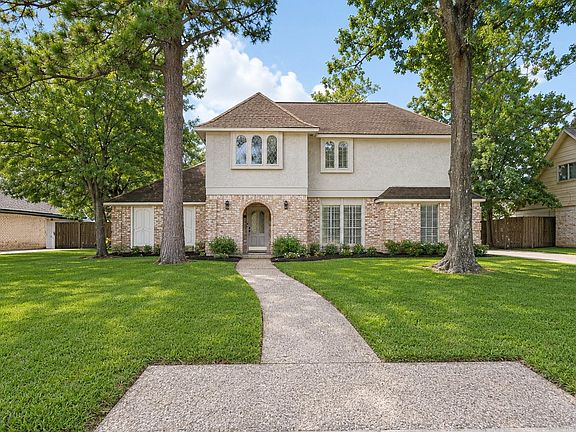 2nd image of 11711 Gardenglen Dr