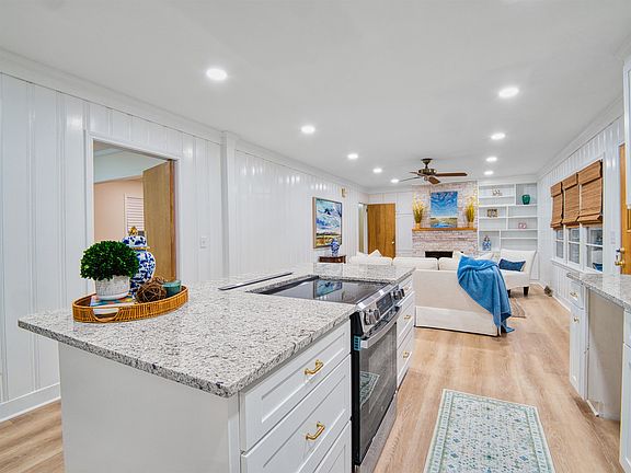 5th image of 200 Oliver St.