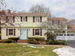 7 Evandale Rd, Rochester, NY 14618
