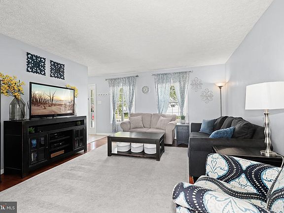 5th image of 6405 Highbanks Ct