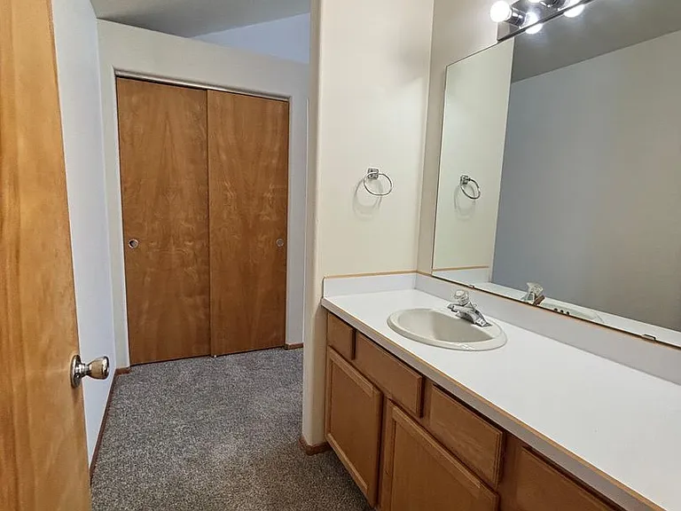 1615 NW Portland Ave — Photo 6