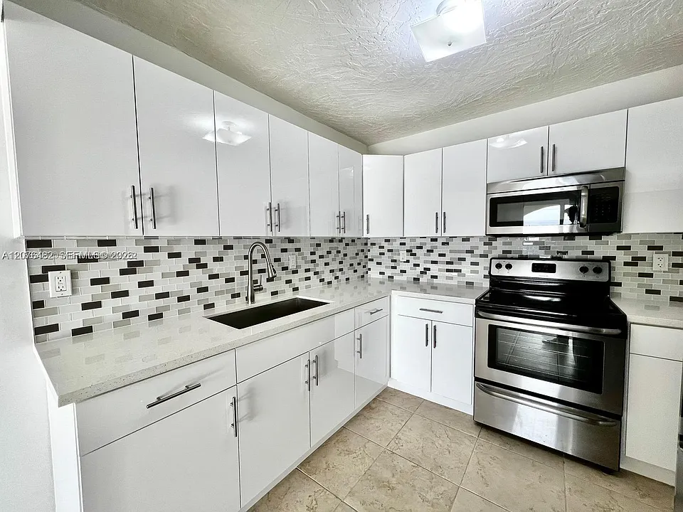 7010 NW 186th St #5-506