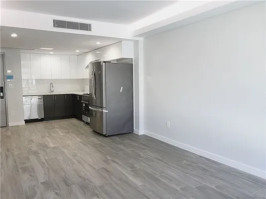 Rented by 18 REALTY | media 6