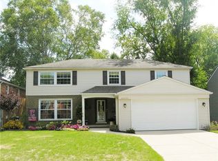 22393 Parkedge Cir, Fairview Park, OH
