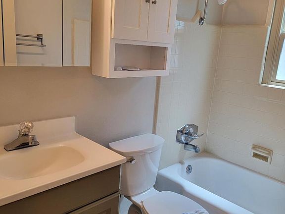 5th image of 2701 26th St #2
