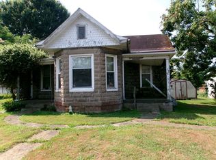 810 Vine St, Racine, OH 45771