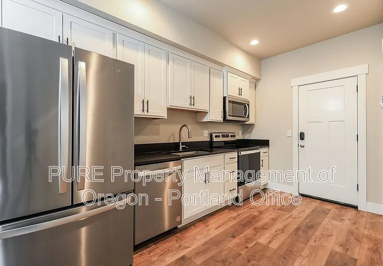 1801 NE Robert Rd — Photo 8
