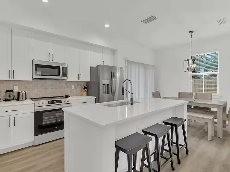 1307 E Harding St — Photo 3