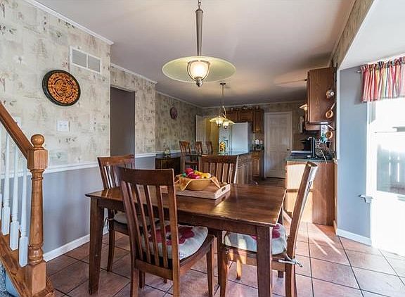 5th image of 1746 Coachway Ln
