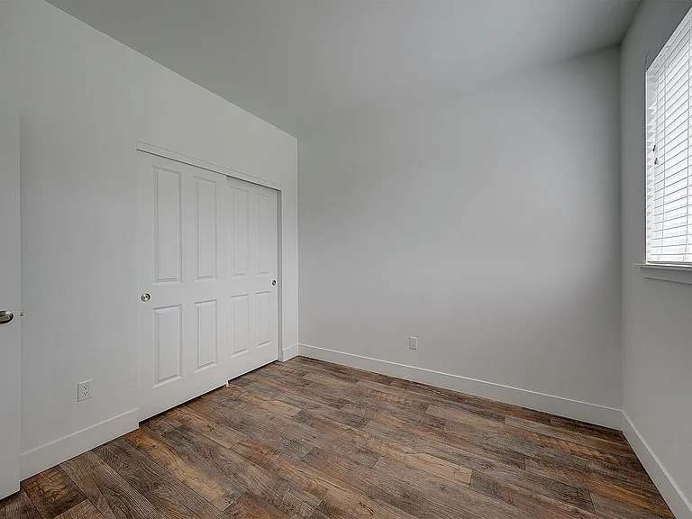 5511 NE 17th Ave — Photo 8