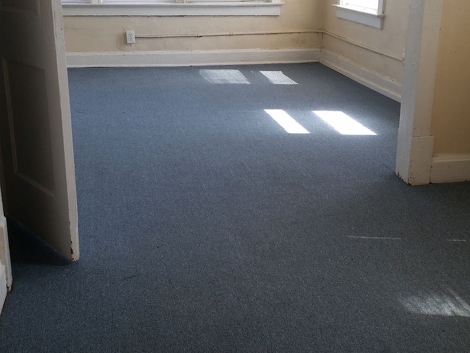 1st image of 410 W 33rd St