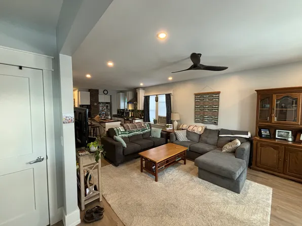 217 7th Ave APT 1, Watervliet, NY 12189