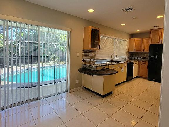 4th image of 5960 NE 22nd Terrace