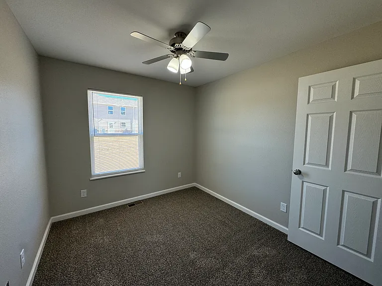 Creekside Apartments — Photo 67