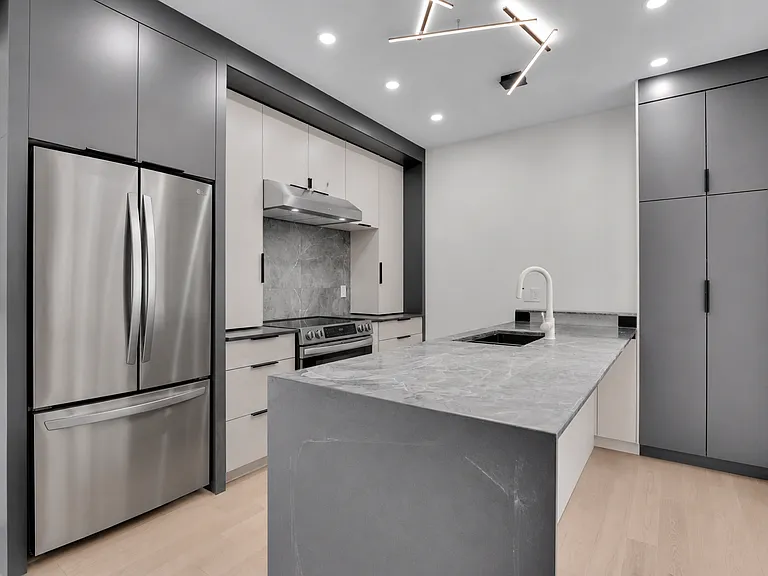 372 Berkley Ave #A — Photo 6