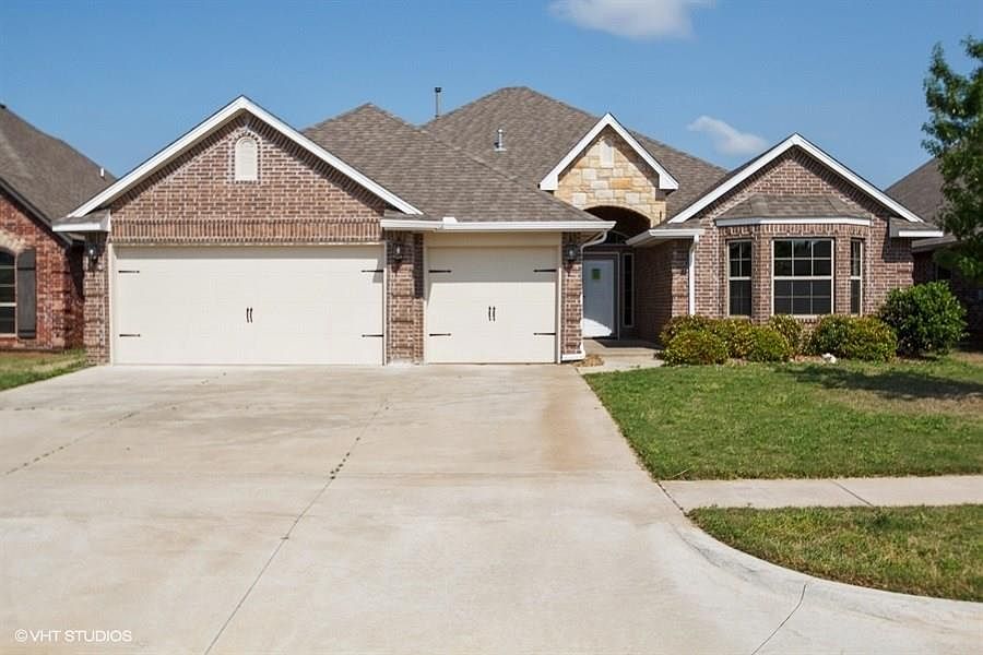 1st image of 3719 Presidio Cir