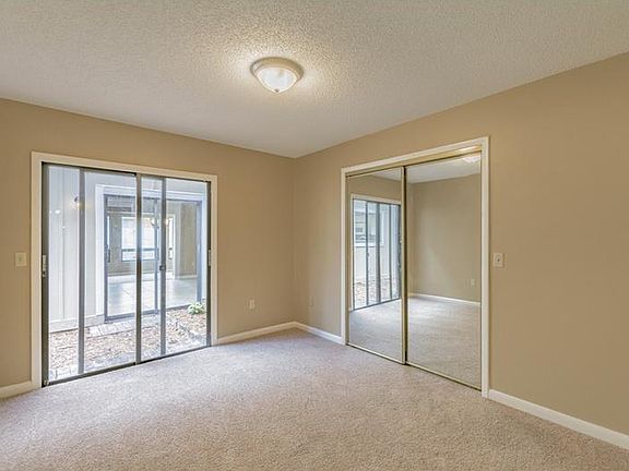 4th image of 4043 Golfside Dr #4