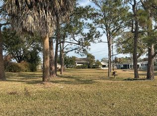 412 Mango Ave, Sebastian, FL 32958