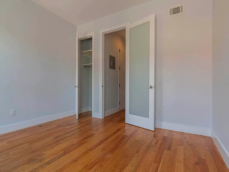 170 Harman St #1B — Photo 3